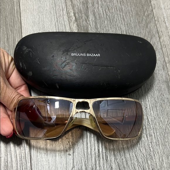 Bruuns Bazaar Sunglasses with case / tan& gold
